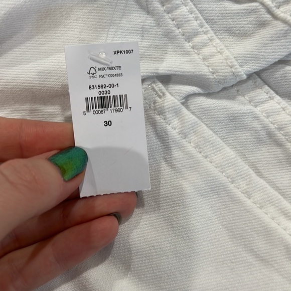 High-Rise Pieced Pull-On Denim Short - 4 inch inseam - Picture 5 of 9